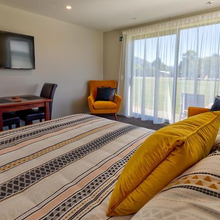 Annies On Milford Motel Te Anau Exterior photo