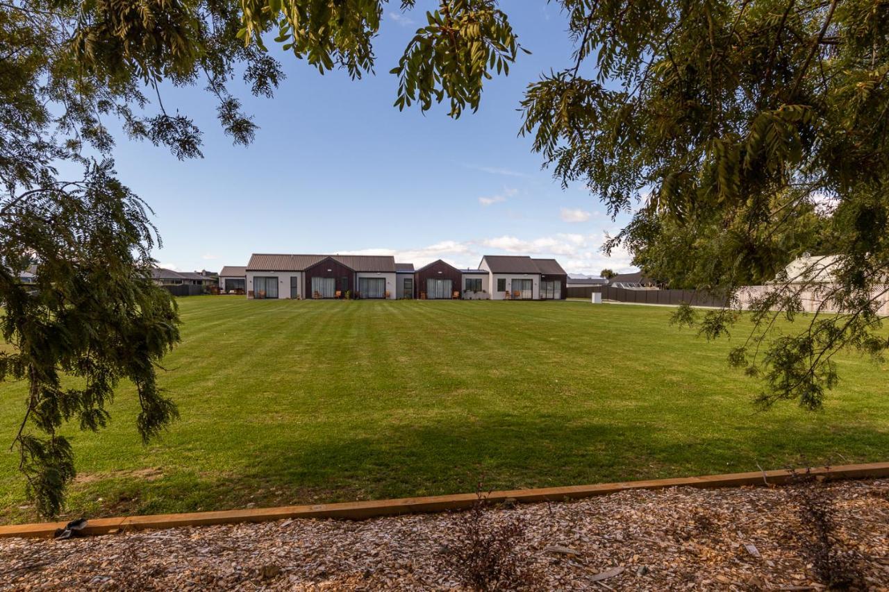 Annies On Milford Motel Te Anau Exterior photo