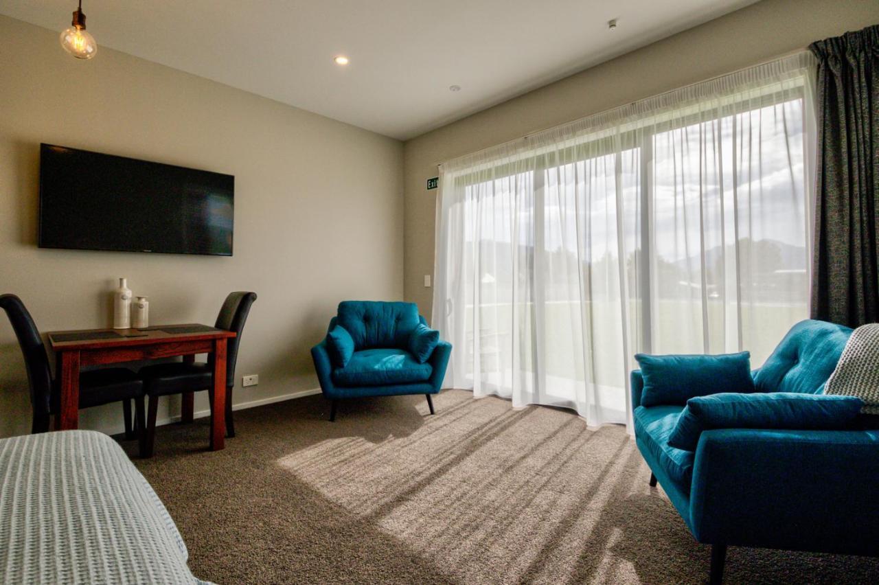 Annies On Milford Motel Te Anau Exterior photo