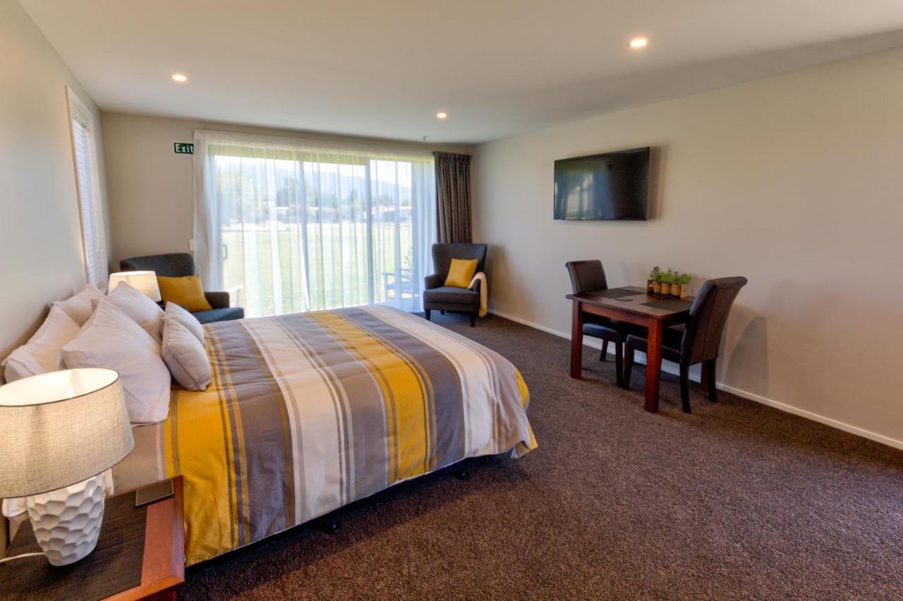 Annies On Milford Motel Te Anau Exterior photo