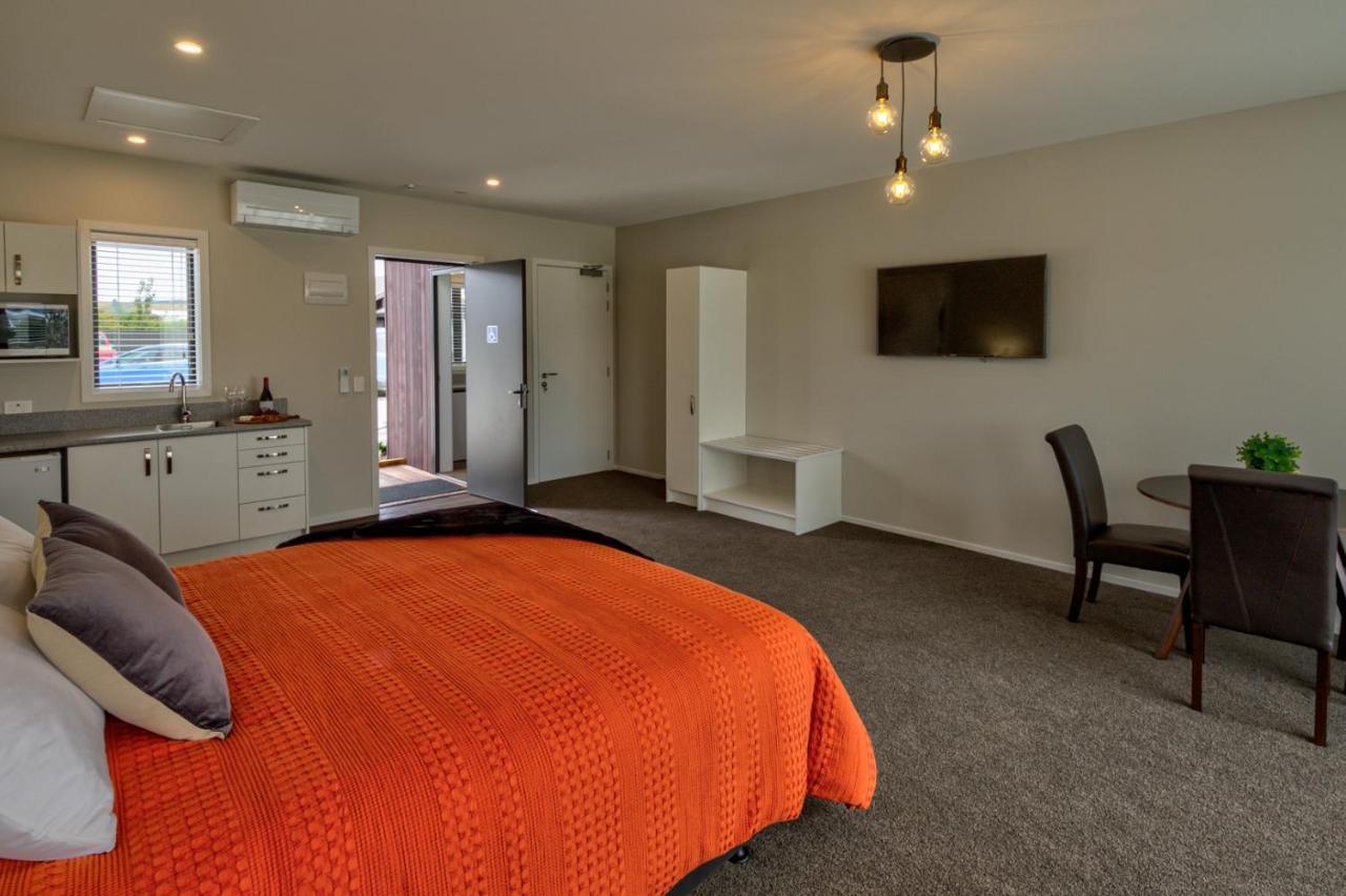 Annies On Milford Motel Te Anau Exterior photo