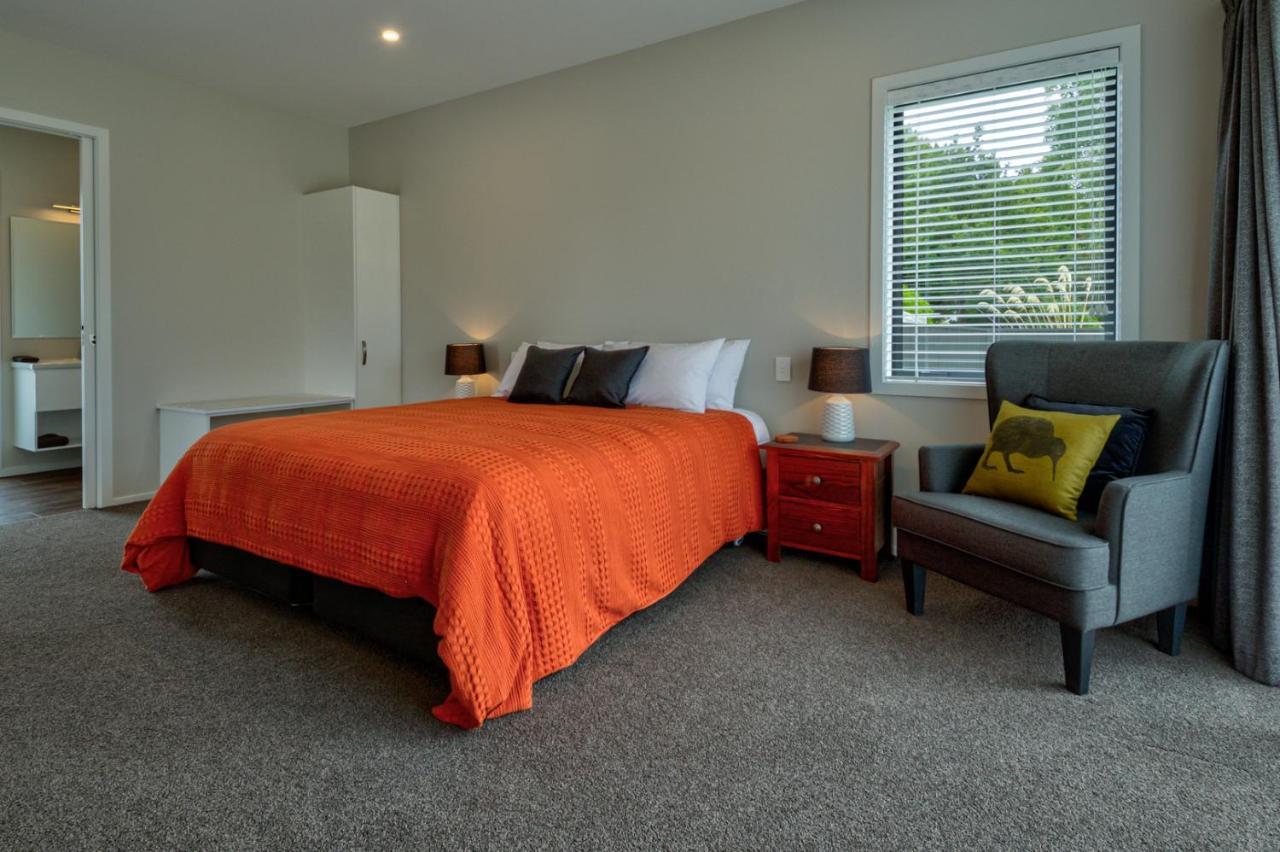 Annies On Milford Motel Te Anau Exterior photo