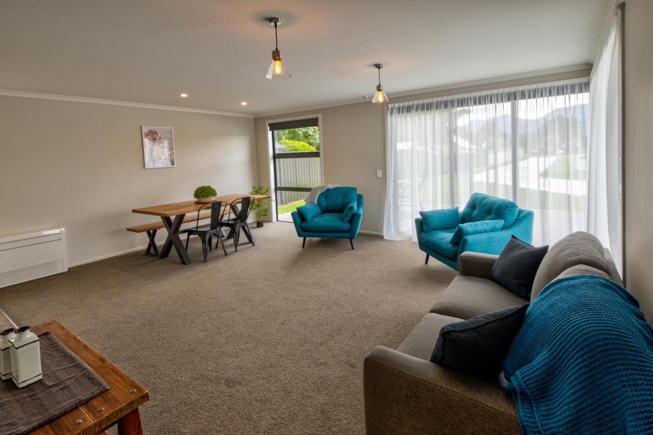Annies On Milford Motel Te Anau Exterior photo